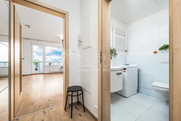 Pronájem bytu 1+kk, Praha - Stodůlky, Holýšovská, 12052 m2