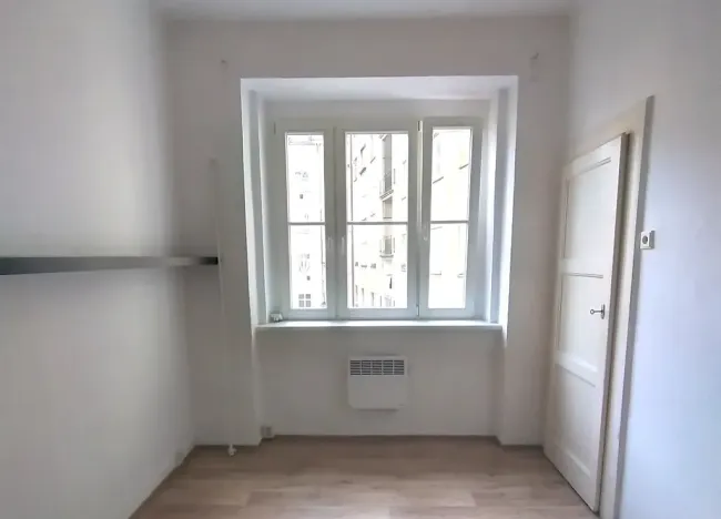 Pronájem bytu 1+1, Praha - Vršovice, Madridská, 38 m2