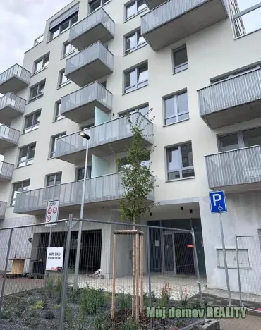 Pronájem bytu 2+kk, Praha - Dolní Měcholupy, Honzíkova, 41 m2