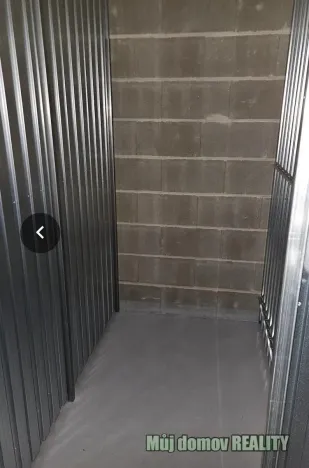 Pronájem bytu 2+kk, Praha - Dolní Měcholupy, Honzíkova, 41 m2