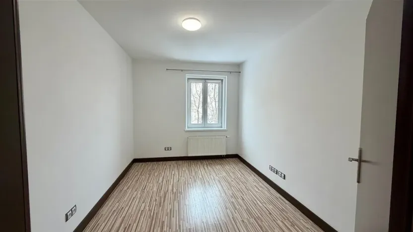 Pronájem bytu 4+kk, Cheb, Husova, 78 m2