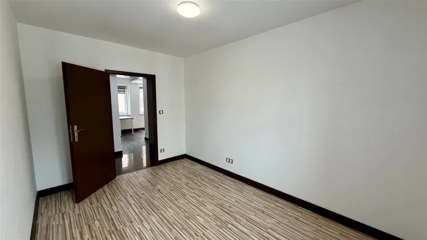 Pronájem bytu 4+kk, Cheb, Husova, 78 m2