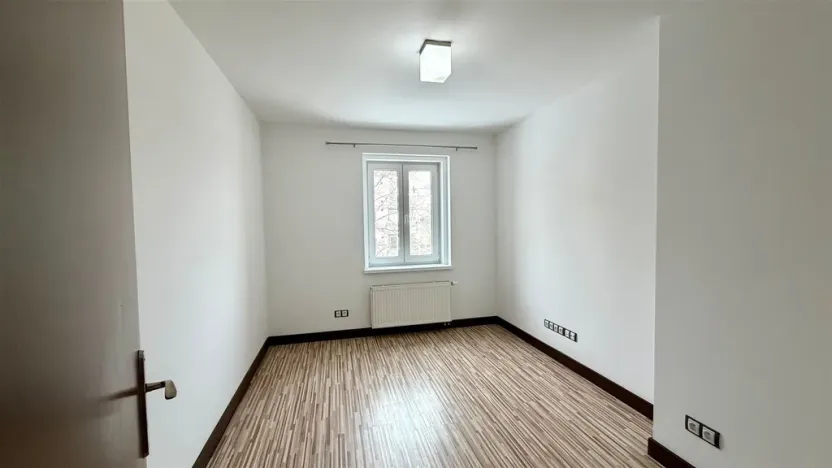 Pronájem bytu 4+kk, Cheb, Husova, 78 m2