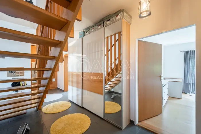 Pronájem rodinného domu, Statenice, Ke Kulnám, 191 m2