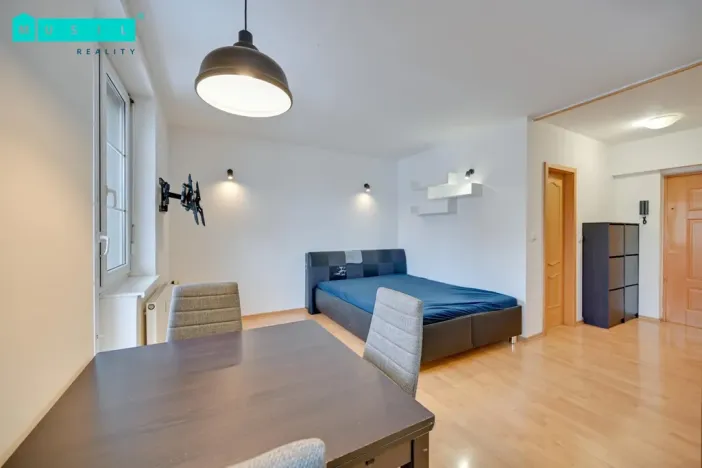 Pronájem bytu 1+kk, Olomouc - Povel, Slavonínská, 38 m2