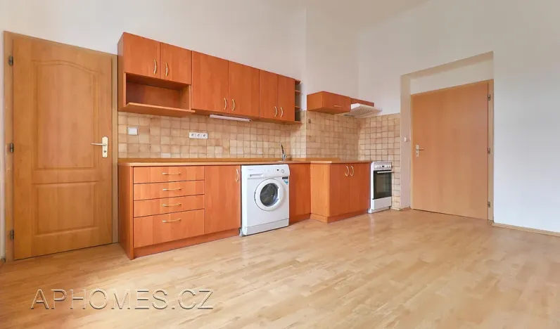 Pronájem bytu 1+1, Praha - Smíchov, Kováků, 36 m2