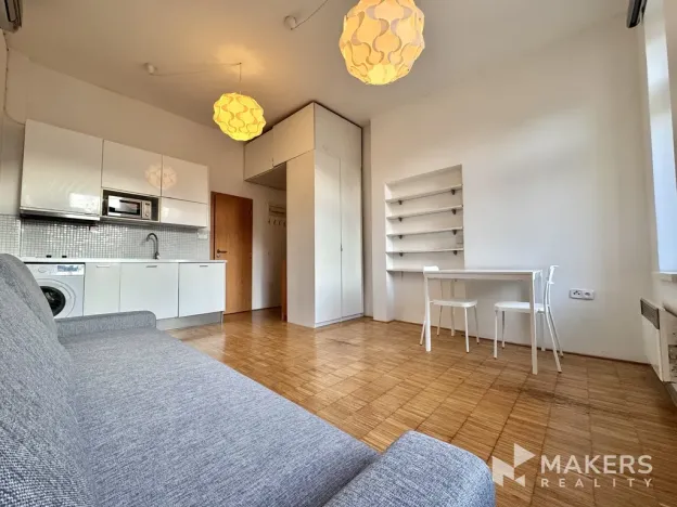 Pronájem bytu 1+kk, Praha, Heydukova, 21 m2