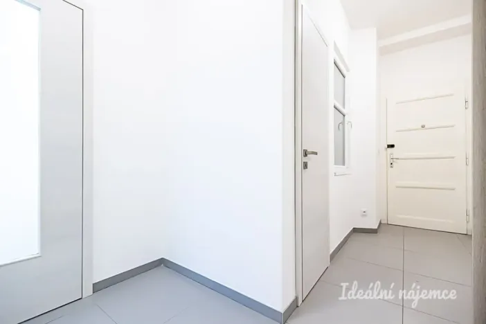 Pronájem bytu 2+kk, Praha - Strašnice, Černokostelecká, 51 m2