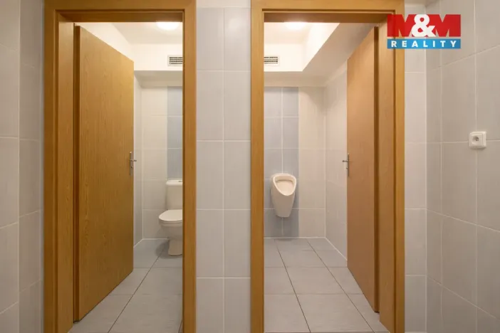 Pronájem kanceláře, Praha - Hostivař, Na Plískavě, 401 m2