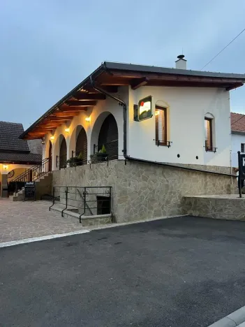 Pronájem restaurace, Velké Pavlovice, Bezručova, 74 m2