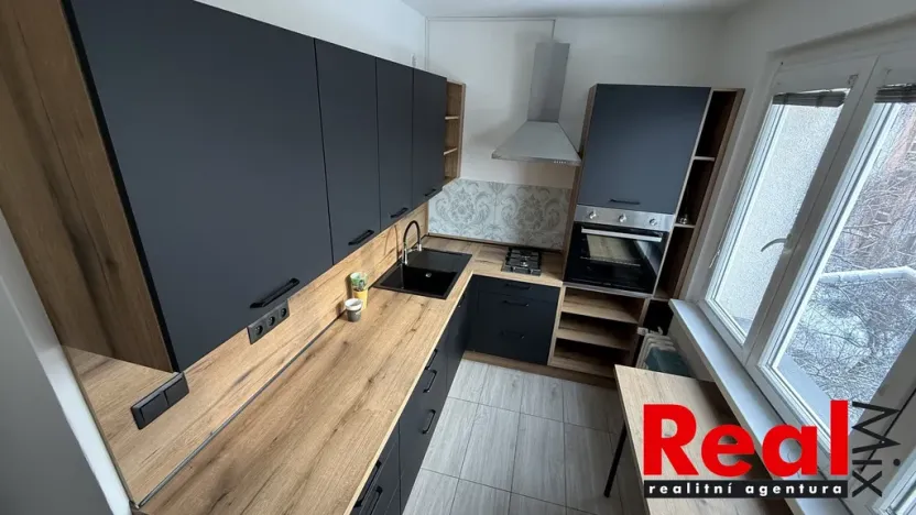 Pronájem bytu 2+1, Zlín - Malenovice, Chelčického, 54 m2