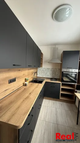 Pronájem bytu 2+1, Zlín - Malenovice, Chelčického, 54 m2