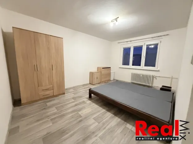 Pronájem bytu 2+1, Zlín - Malenovice, Chelčického, 54 m2