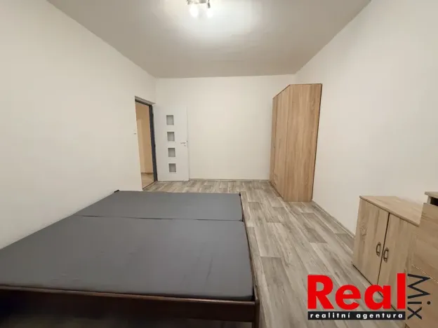 Pronájem bytu 2+1, Zlín - Malenovice, Chelčického, 54 m2