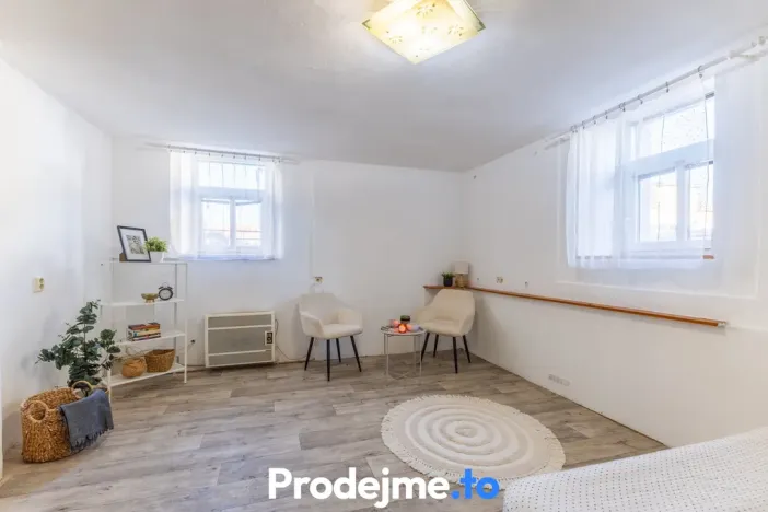 Prodej bytu 1+1, Znojmo, Třebízského, 38 m2
