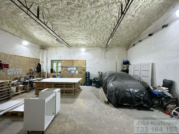 Pronájem skladu, Krnov - Pod Cvilínem, Opavská, 100 m2