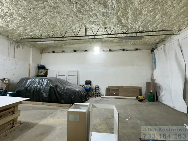 Pronájem skladu, Krnov - Pod Cvilínem, Opavská, 100 m2