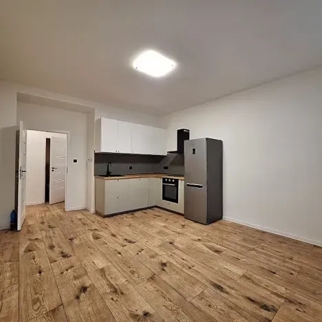 Pronájem bytu 2+kk, Praha, Bělohorská, 47 m2