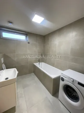 Pronájem bytu 1+kk, České Budějovice, Dobrovodská, 32 m2