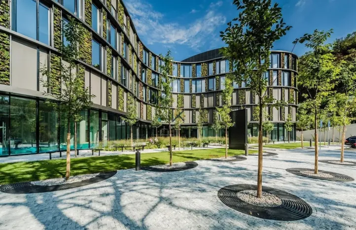 Pronájem kanceláře, Praha - Karlín, Pernerova, 204 m2