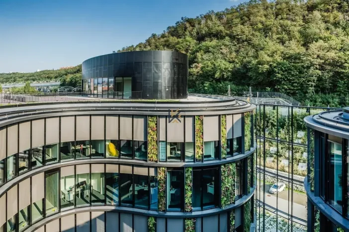 Pronájem kanceláře, Praha - Karlín, Pernerova, 204 m2