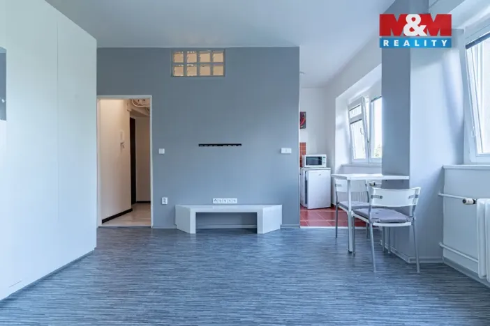 Pronájem bytu 1+kk, Hradec Králové, Labská kotlina, 25 m2