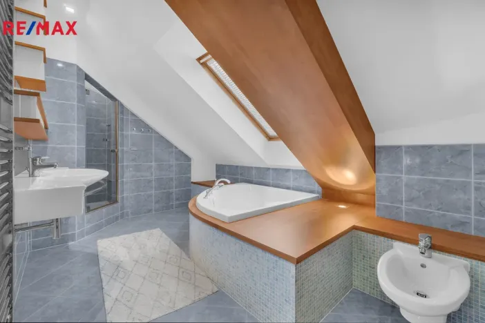 Prodej bytu 5+kk, Praha - Dolní Měcholupy, Za kovárnou, 219 m2