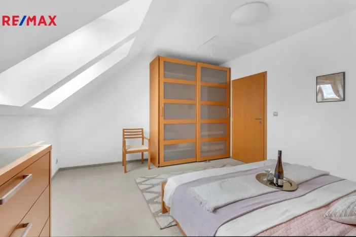 Prodej bytu 5+kk, Praha - Dolní Měcholupy, Za kovárnou, 219 m2