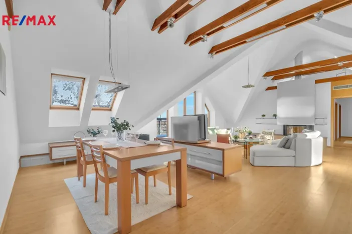 Prodej bytu 5+kk, Praha - Dolní Měcholupy, Za kovárnou, 219 m2