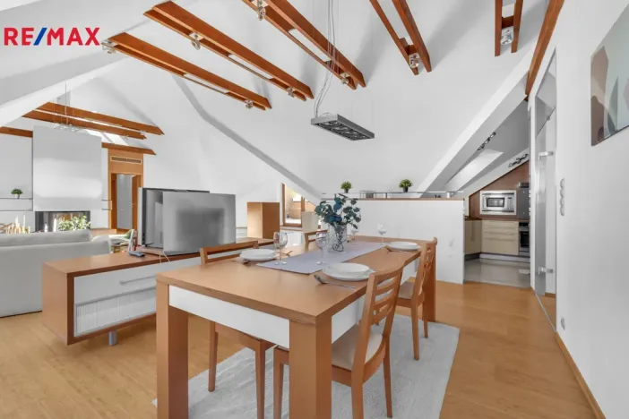 Prodej bytu 5+kk, Praha - Dolní Měcholupy, Za kovárnou, 219 m2