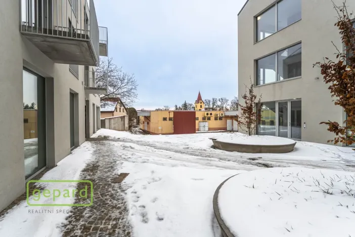 Pronájem bytu 1+kk, Hostivice, Cihlářská, 30 m2