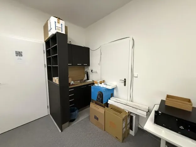 Pronájem kanceláře, Brno - Židenice, Kosmákova, 38 m2