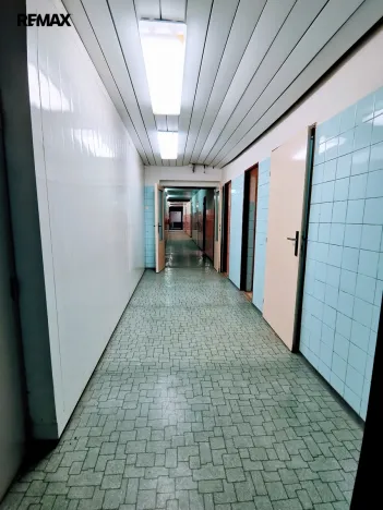 Prodej výrobních prostor, Uherčice, 1500 m2