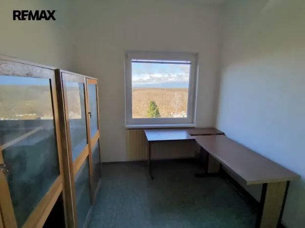 Prodej výrobních prostor, Uherčice, 1500 m2