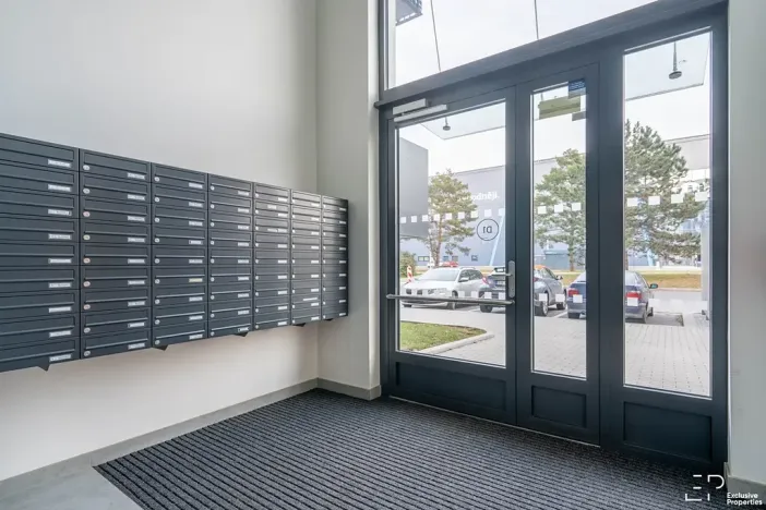 Pronájem bytu 2+kk, Praha - Vysočany, Smržových, 59 m2