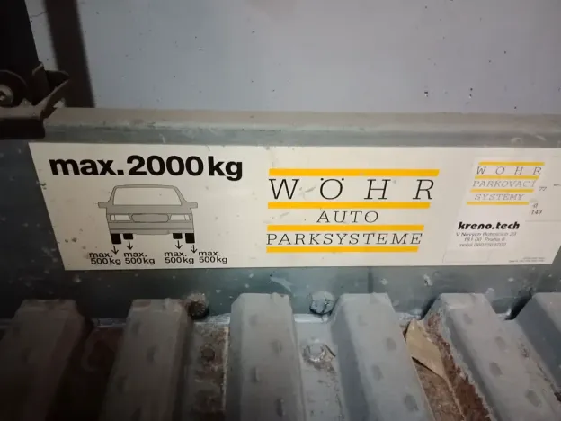 Pronájem garážového stání, Praha - Vršovice, Holandská, 13 m2