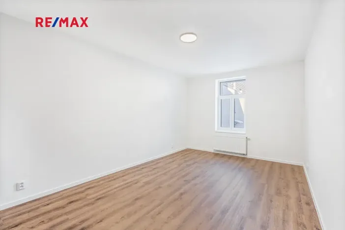 Pronájem bytu 1+1, Praha - Žižkov, Na mokřině, 41 m2