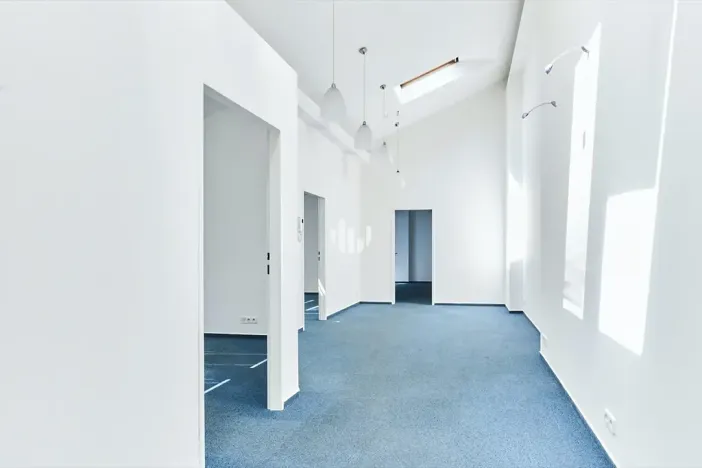 Pronájem kanceláře, Praha - Nové Město, U Bulhara, 100 m2