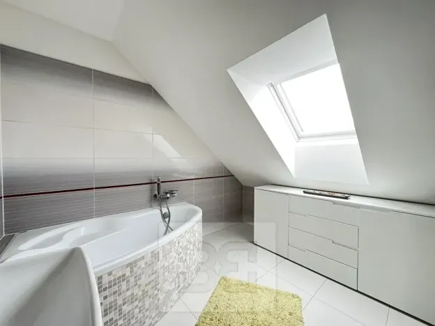 Pronájem rodinného domu, Uhřice, 123 m2