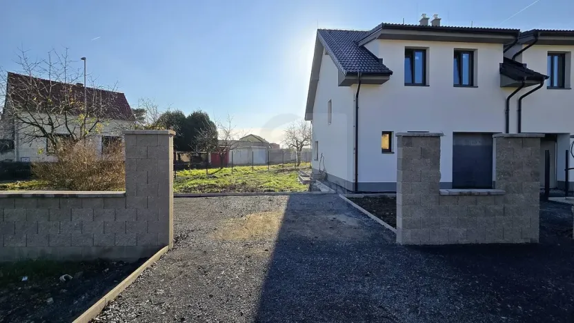 Prodej bytu 4+kk, Přerov nad Labem, 126 m2