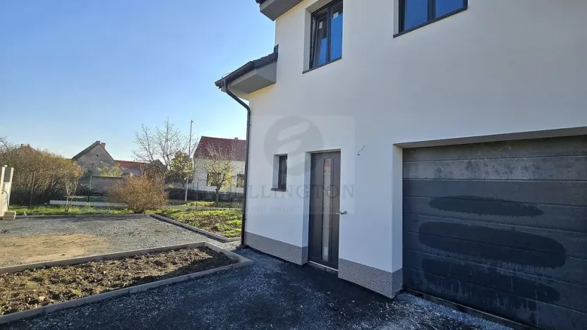 Prodej bytu 4+kk, Přerov nad Labem, 126 m2