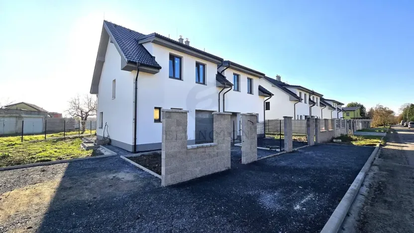 Prodej bytu 4+kk, Přerov nad Labem, 126 m2