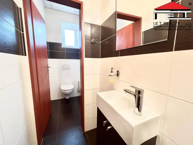 Pronájem skladu, Ostrava, Sokolská třída, 181 m2