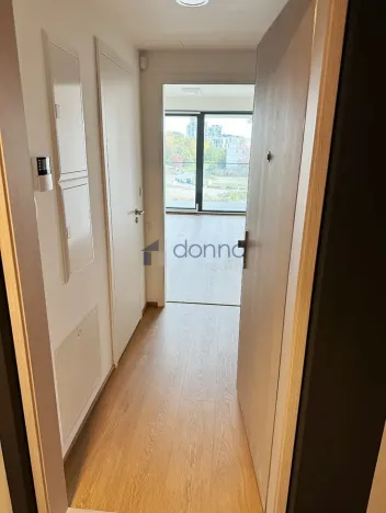 Pronájem bytu 1+kk, Praha, Šrámkové, 35 m2