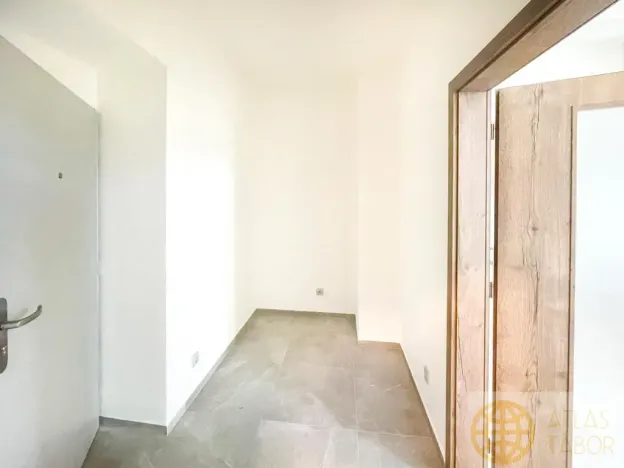 Pronájem bytu 1+kk, Tábor, Kpt. Jaroše, 33 m2