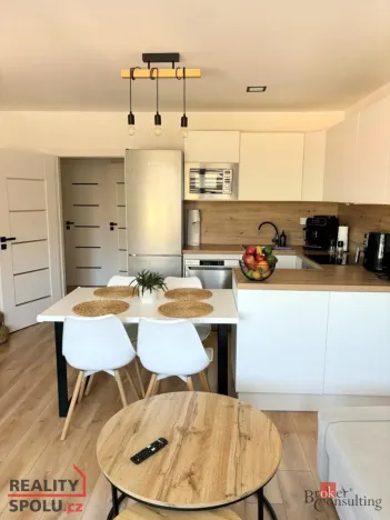 Pronájem bytu 3+kk, Opava - Předměstí, Skřivánčí, 70 m2