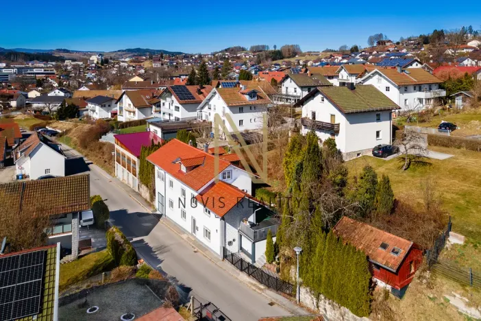 Prodej vícegeneračního domu, Regen,Německo, 213 m2