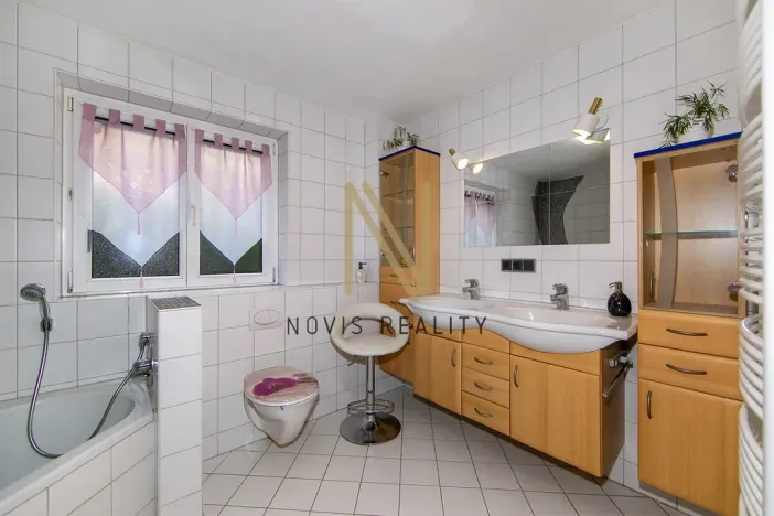 Prodej vícegeneračního domu, Regen,Německo, 213 m2