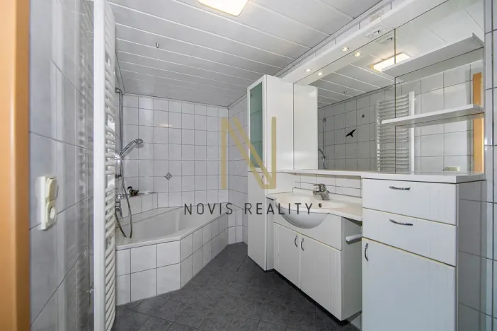 Prodej vícegeneračního domu, Regen,Německo, 213 m2