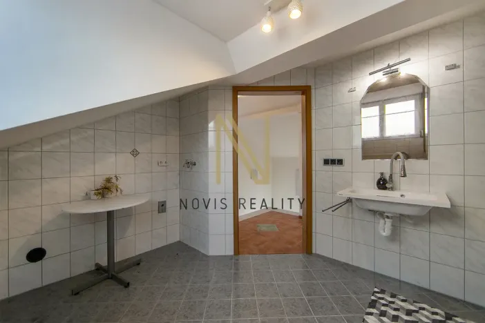 Prodej vícegeneračního domu, Regen,Německo, 213 m2